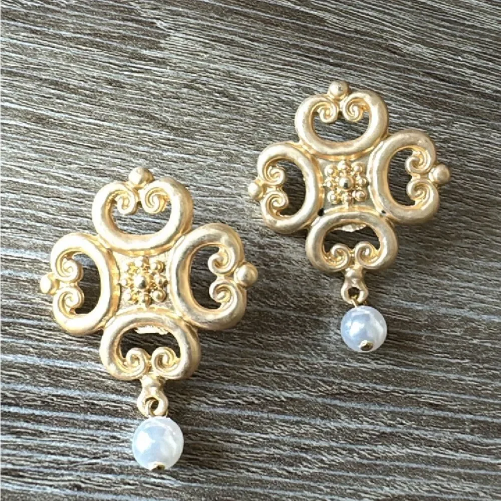 Vintage style earrings A762
